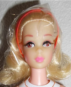 1971 No Bangs Twist and Turn Francie Doll