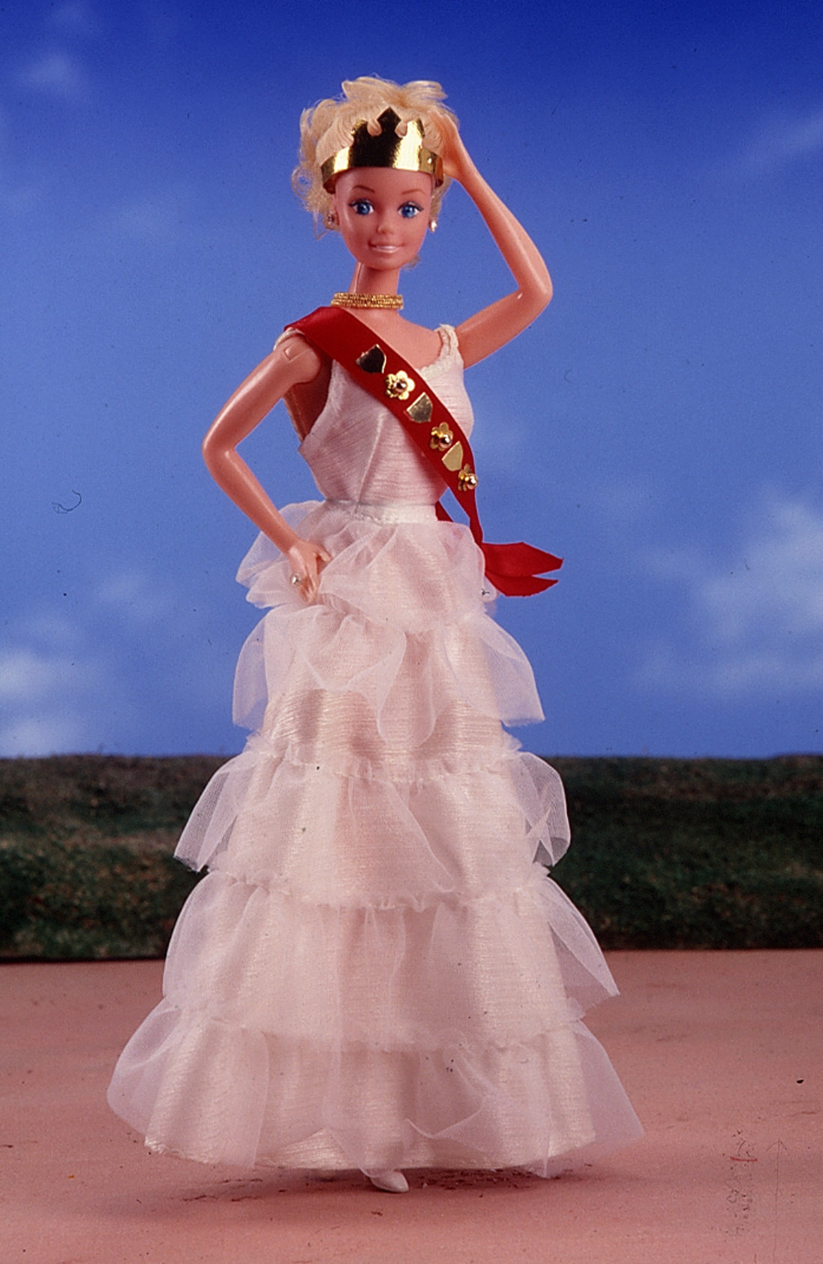 1980 Barbie Dolls International Series Royal Barbie